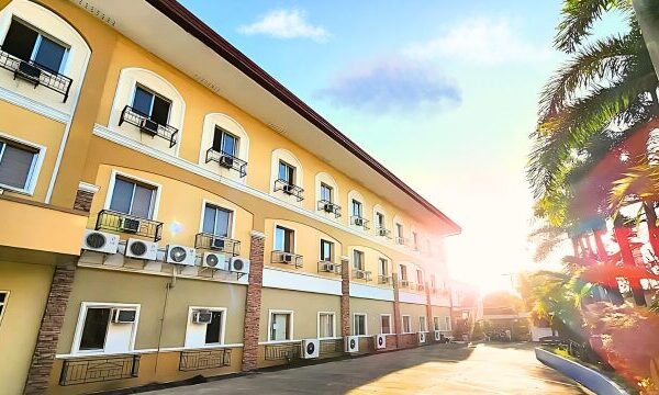 BTES (Brainy Tutelage English School) | ビーティーイーエス